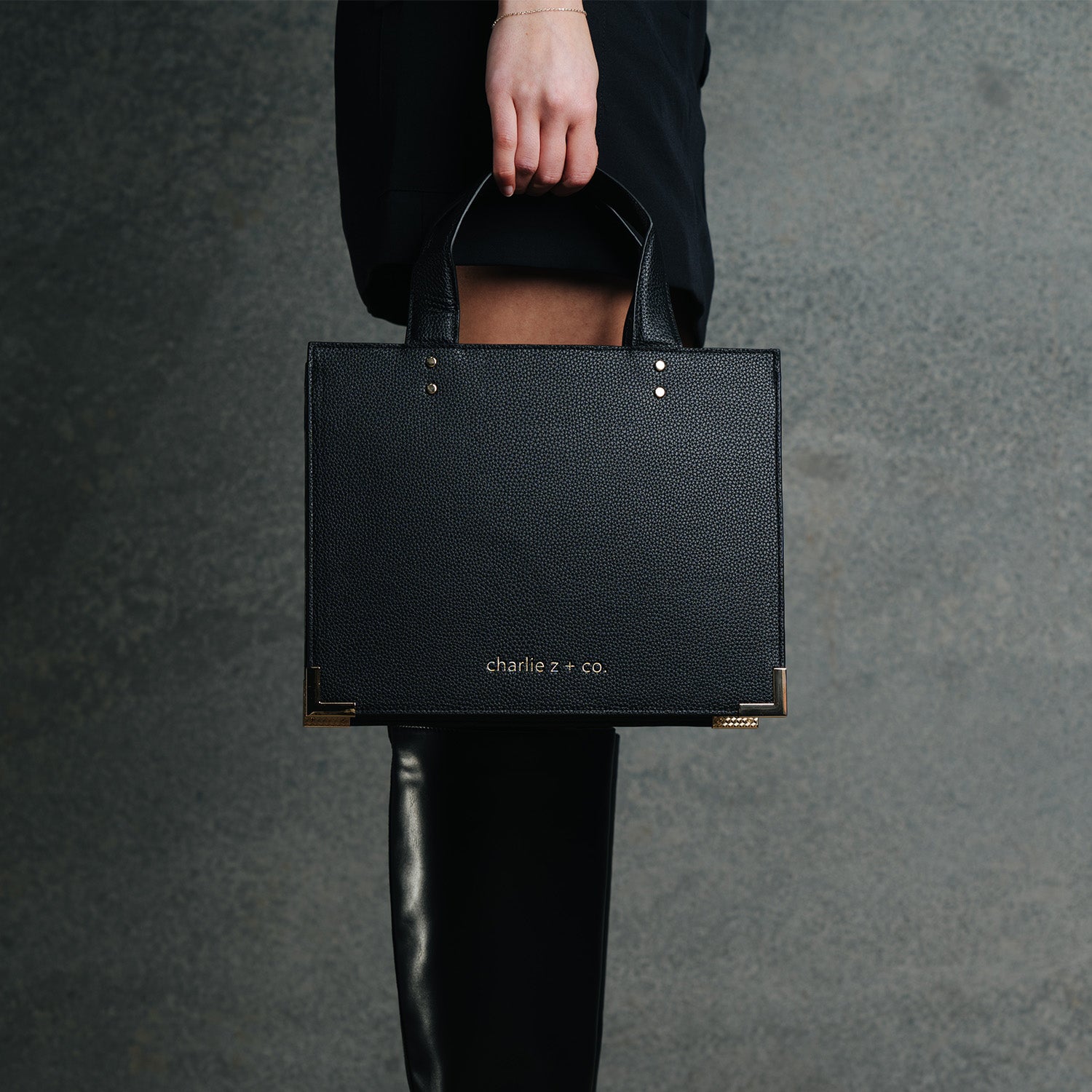 Onyx Charlie Wireless Charging Bag